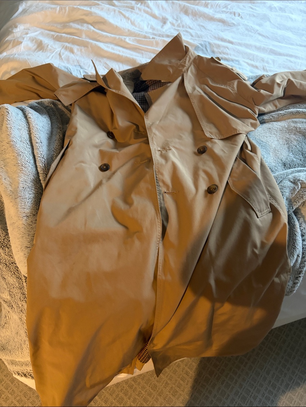 Classic women’s Abercrombie Tan Trench Coat - Timeless Outerwear